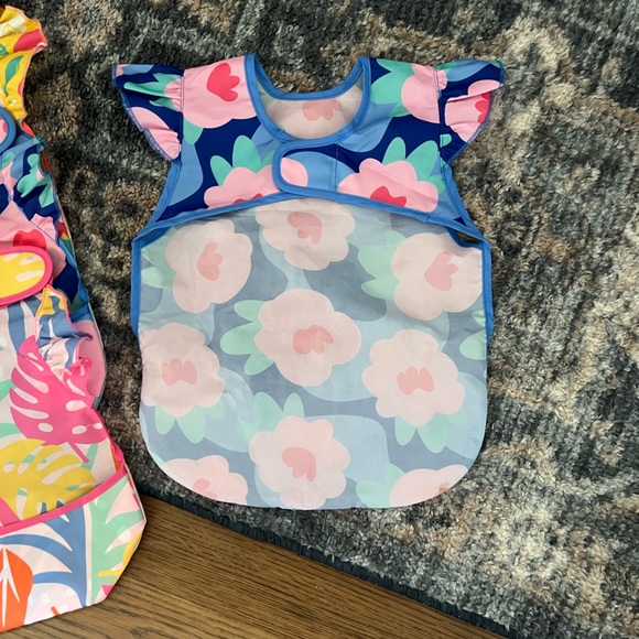 3 - Tiny Twinkle Mess-Proof Baby Bib
1 - Tiny Twinkle Mess Proof Apron Bib - Picture 2 of 2